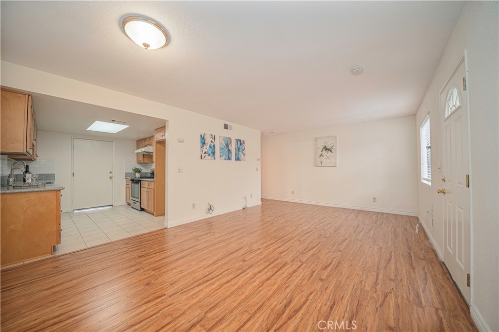 MLS #WS25260286 image #5