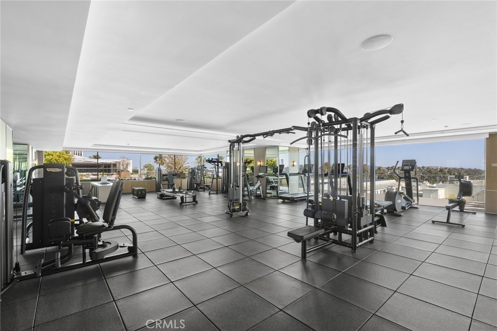 MLS #WS25260388 image #6