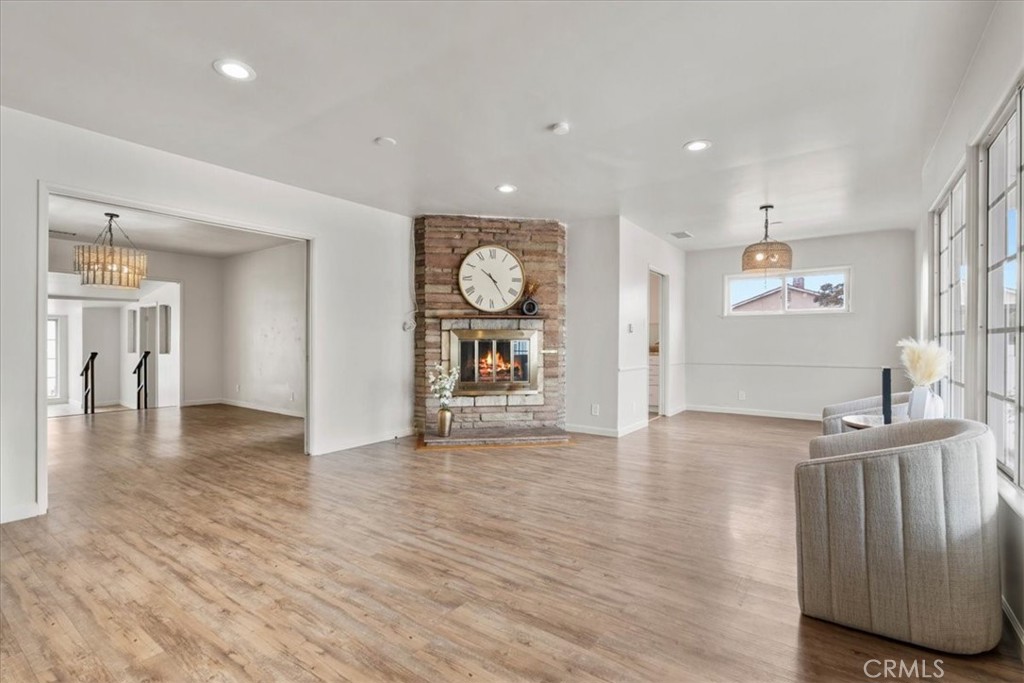 MLS #WS25260712 image #6