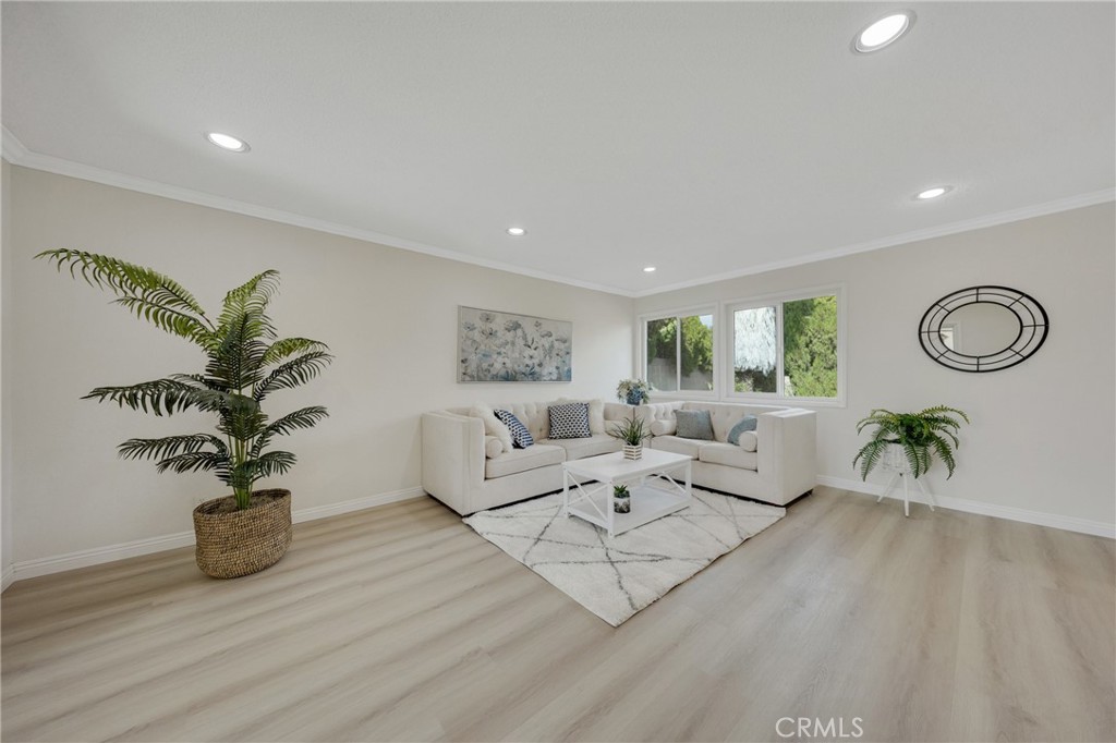 MLS #WS25261097 image #4