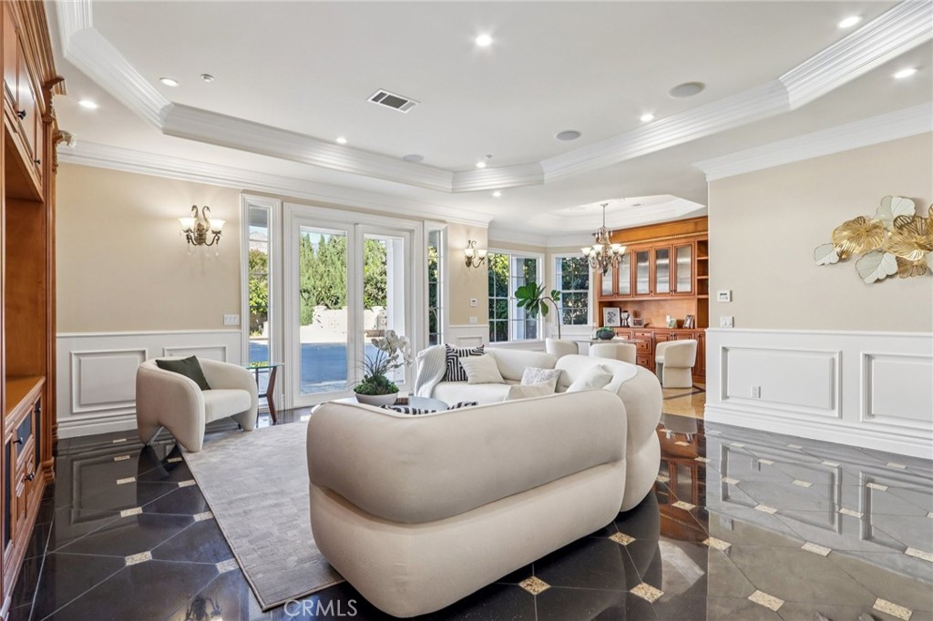 MLS #WS25261103 image #10