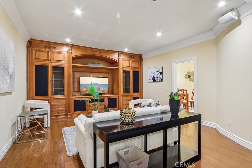 MLS #WS25261103 image #24