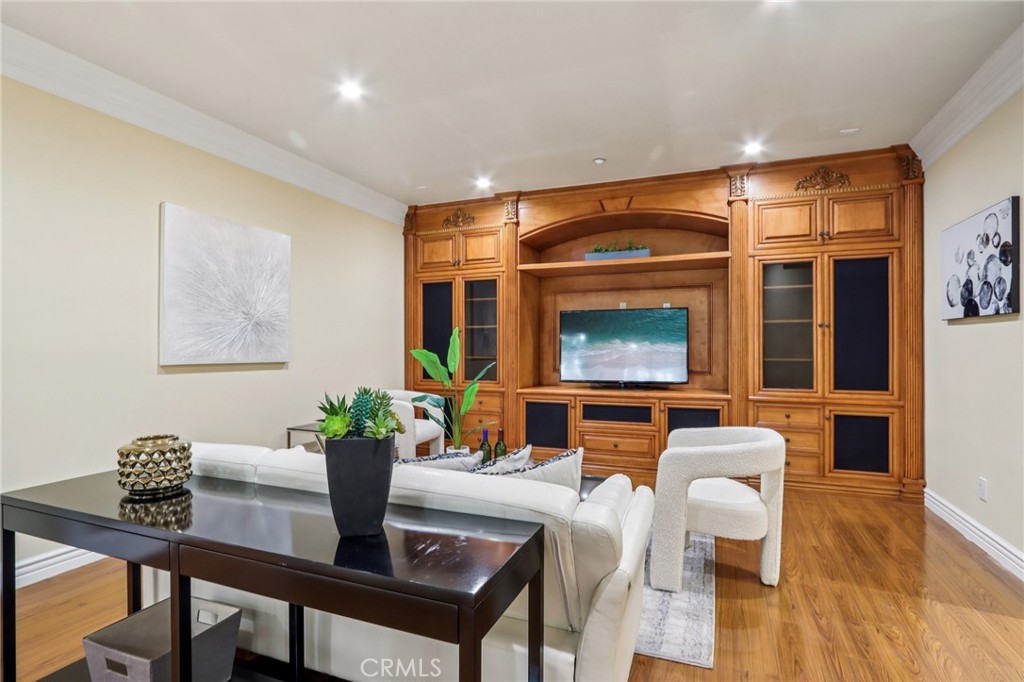 MLS #WS25261103 image #25