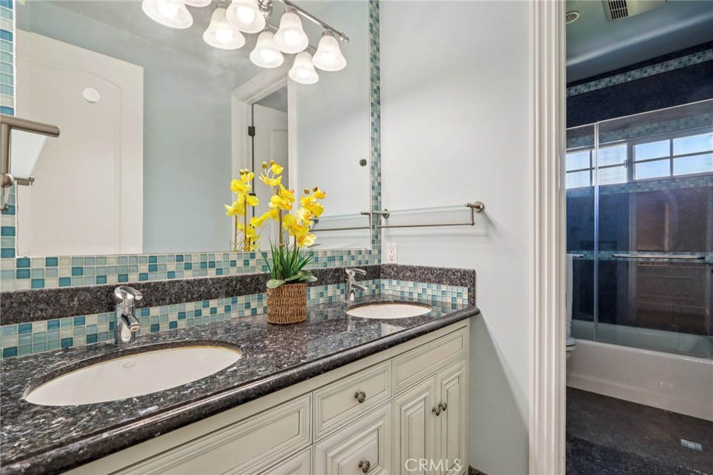 MLS #WS25261103 image #47