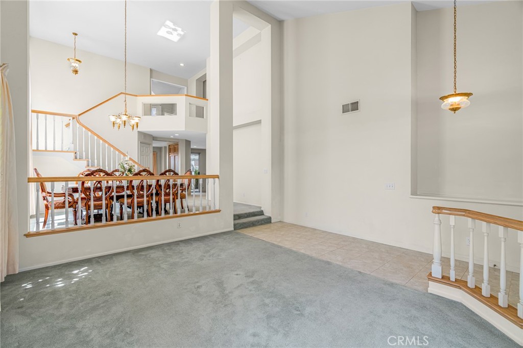 MLS #WS25261138 image #10