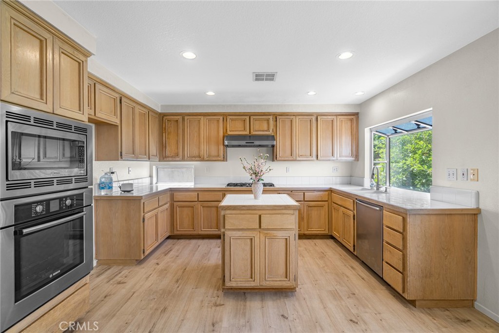 MLS #WS25261138 image #17