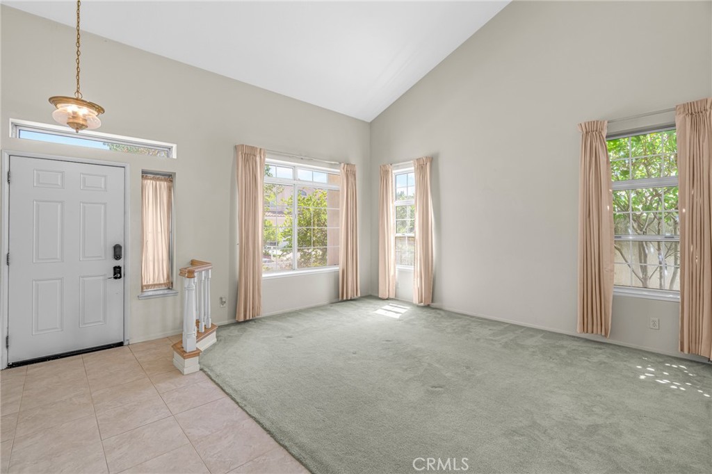 MLS #WS25261138 image #9