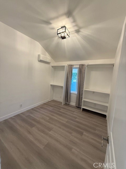 MLS #WS25261144 image #16