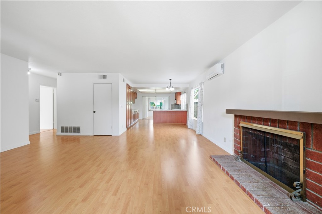 MLS #WS25261166 image #4