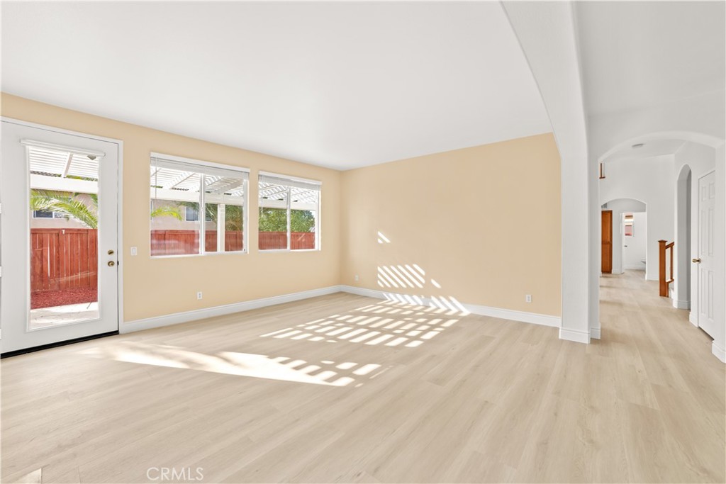 MLS #WS25261316 image #9