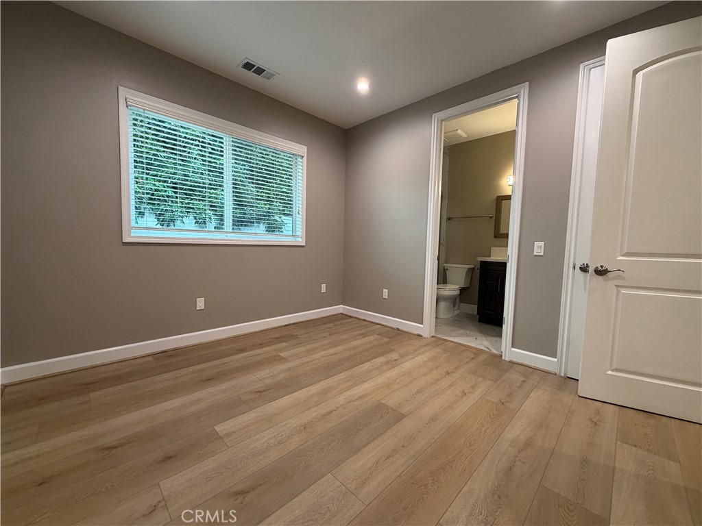 MLS #WS25261501 image #9