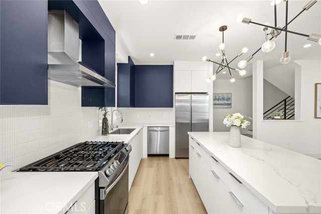 MLS #WS25261698 image #15