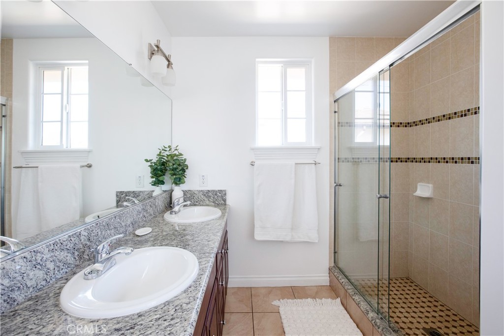 MLS #WS25262097 image #15