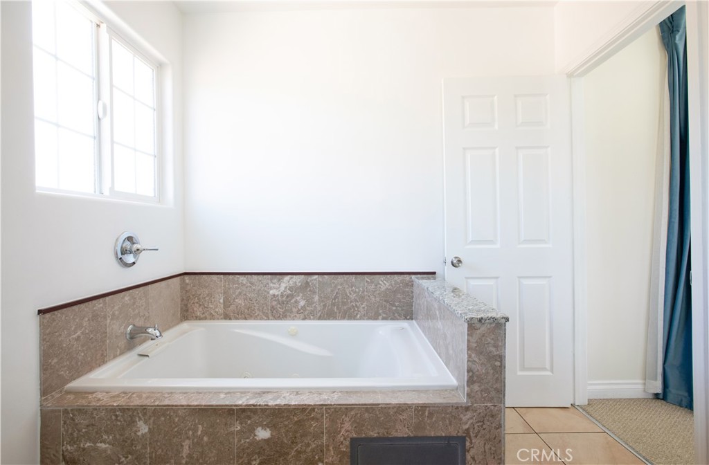 MLS #WS25262097 image #16