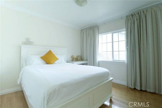 MLS #WS25262097 image #8