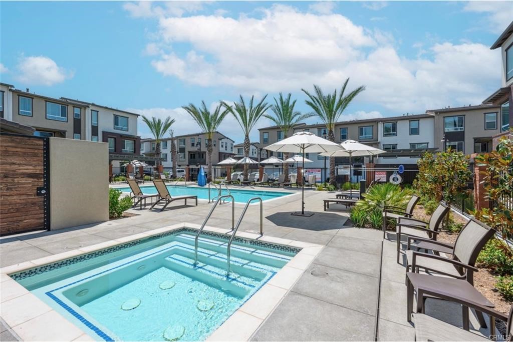 MLS #WS25262176 image #5