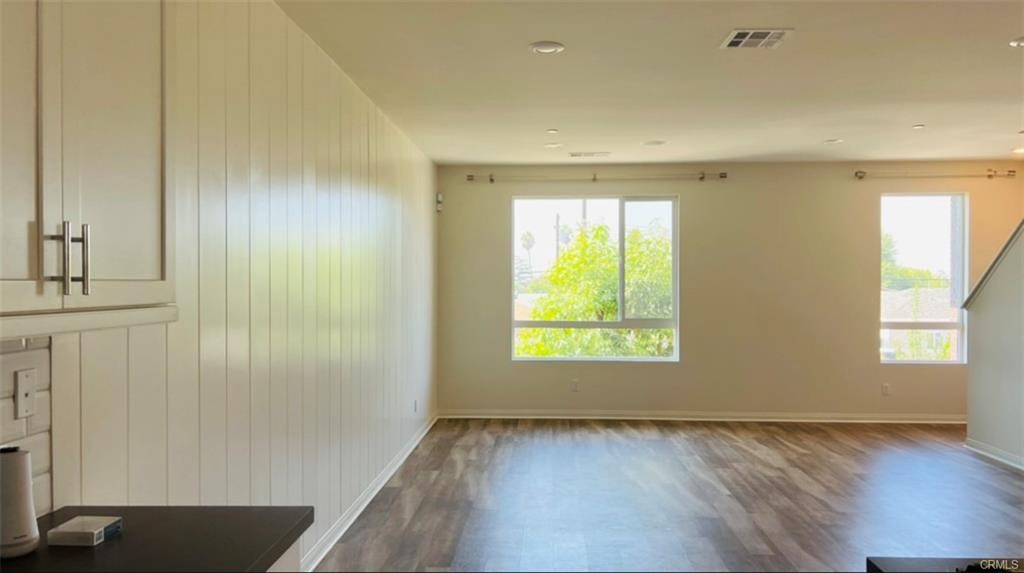 MLS #WS25262176 image #9