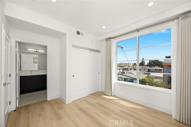 MLS #WS25261698 image #24