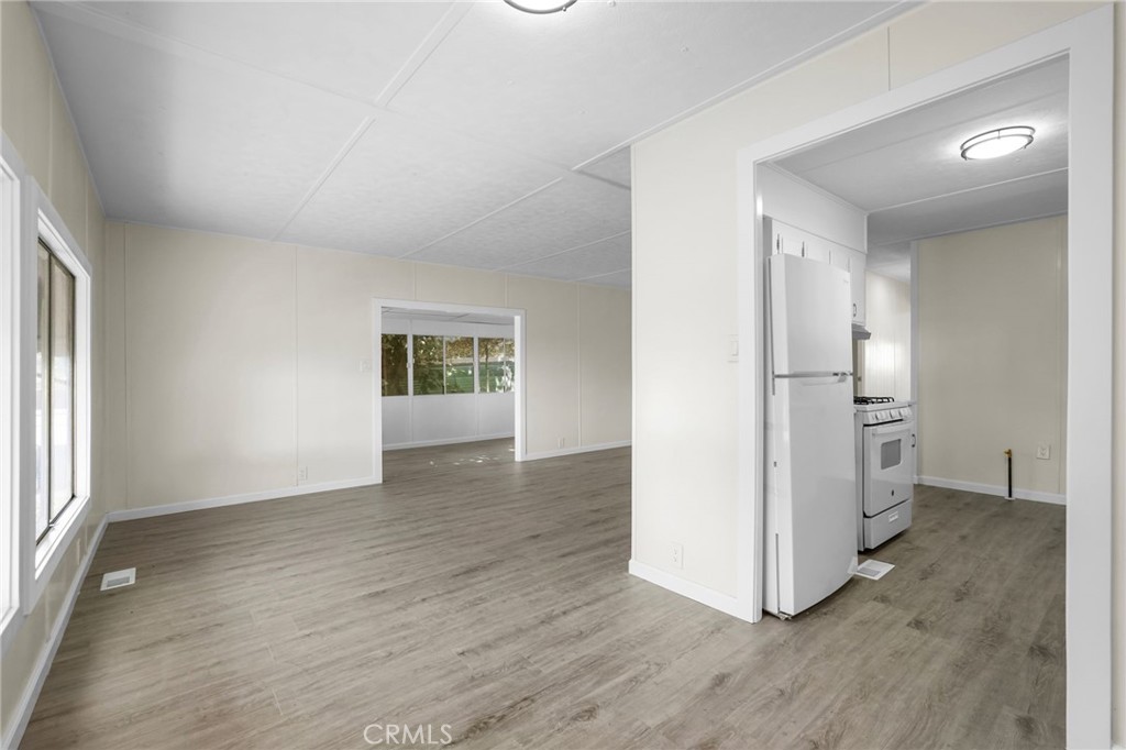 MLS #WS25262466 image #9