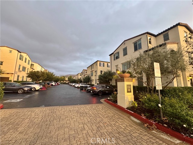 MLS #WS25262676 image #1