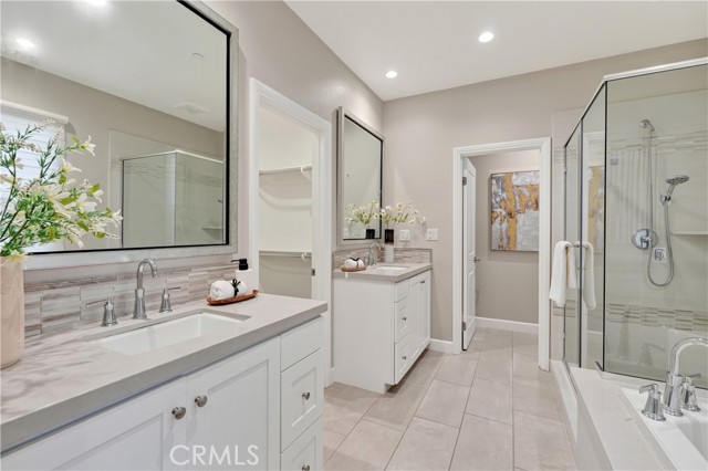 MLS #WS25262777 image #11