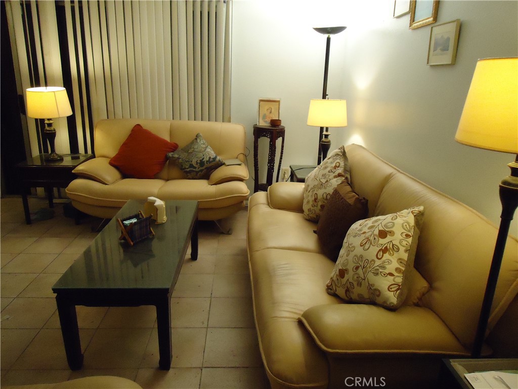 MLS #WS25262861 image #0