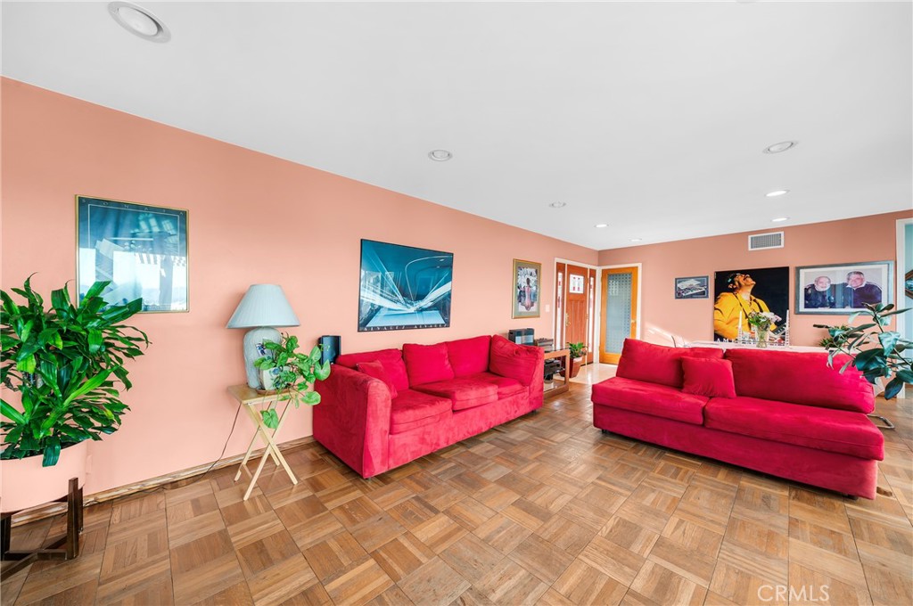 MLS #WS25263257 image #8