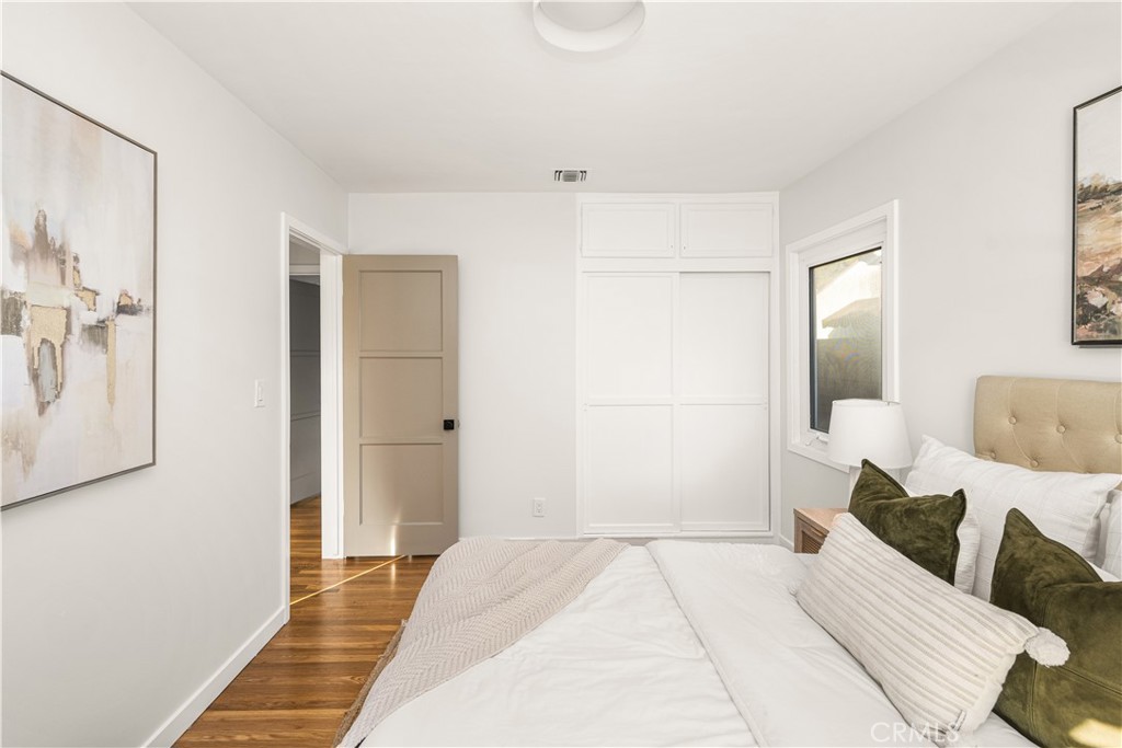 MLS #WS25263839 image #16