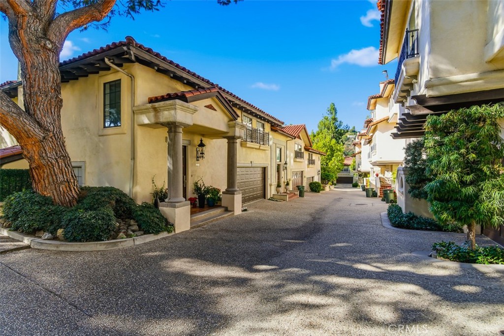 MLS #WS25263863 image #1