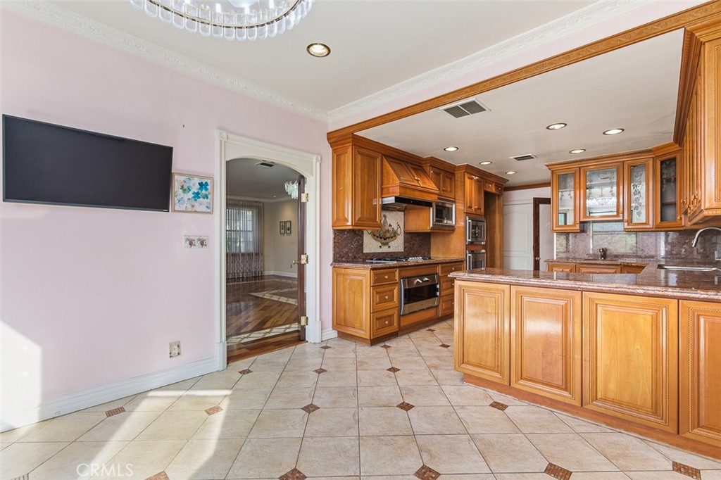 MLS #WS25263863 image #10