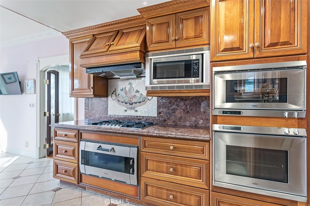 MLS #WS25263863 image #12