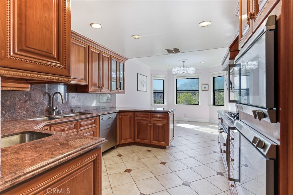 MLS #WS25263863 image #13