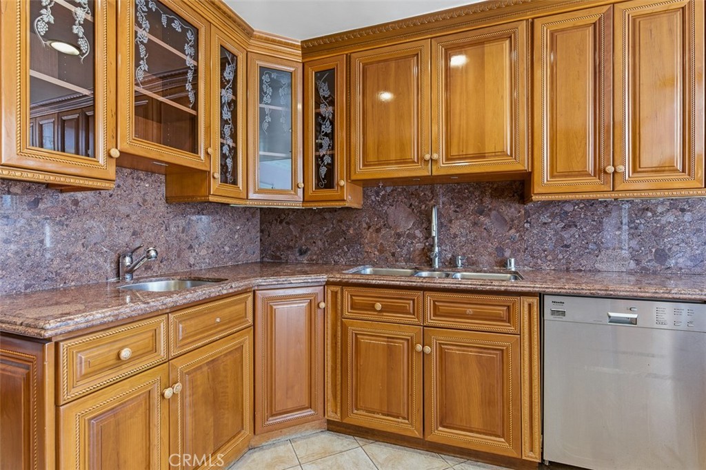 MLS #WS25263863 image #15