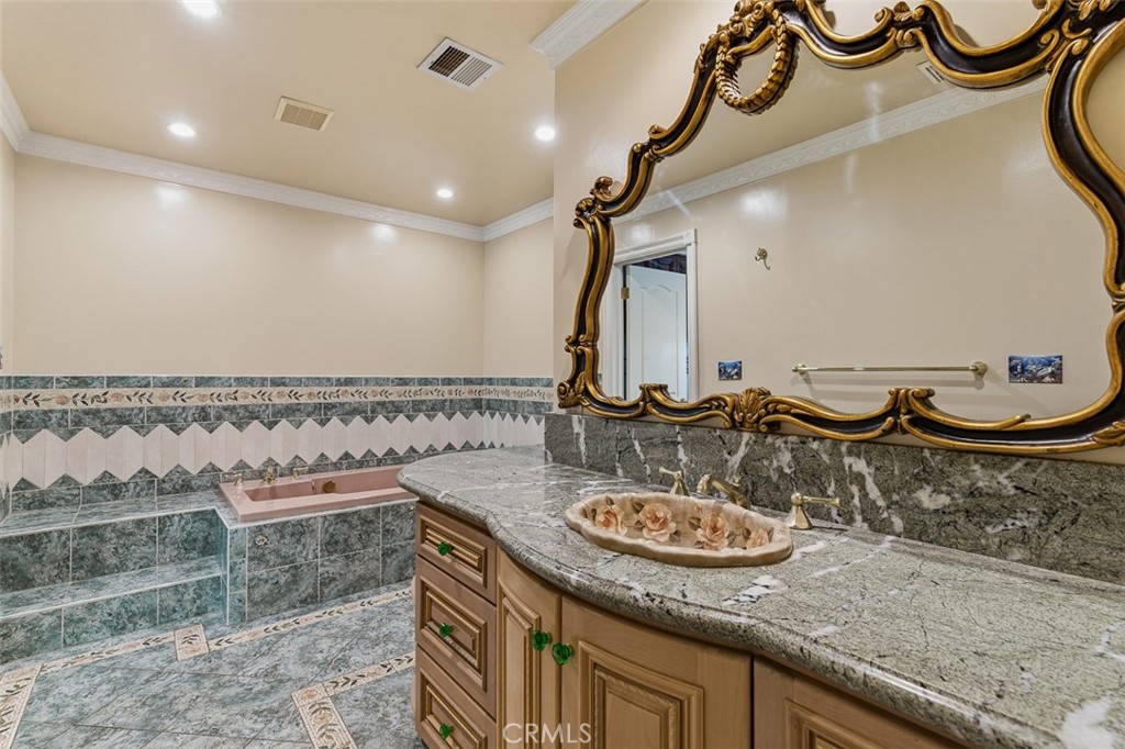 MLS #WS25263863 image #27