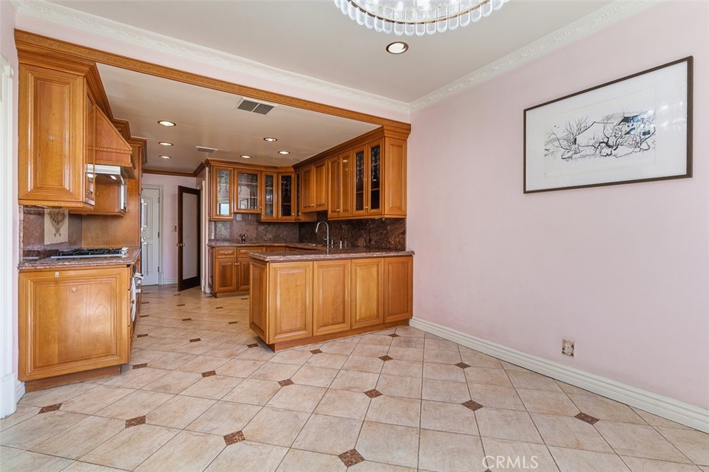 MLS #WS25263863 image #9