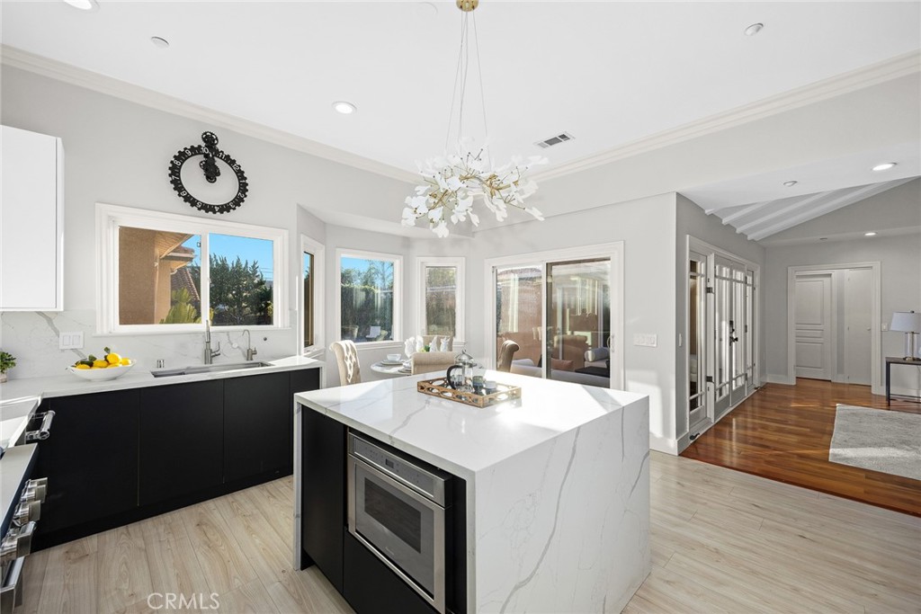 MLS #WS25264004 image #16