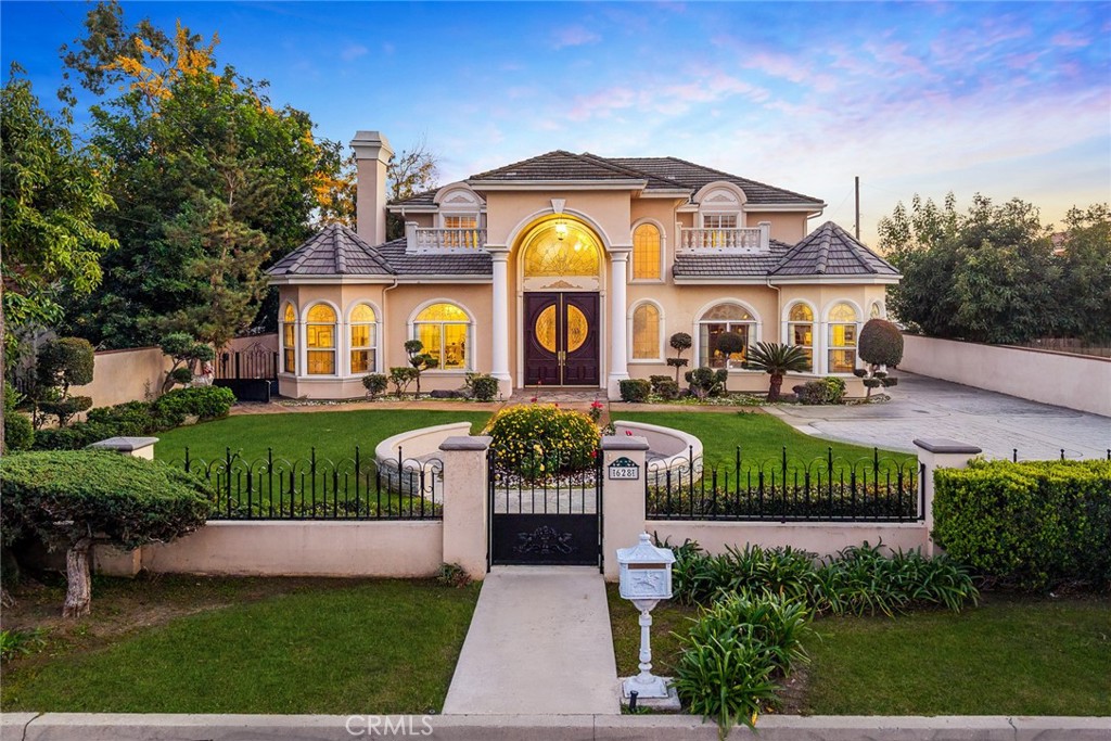 MLS #WS25264028 image #0