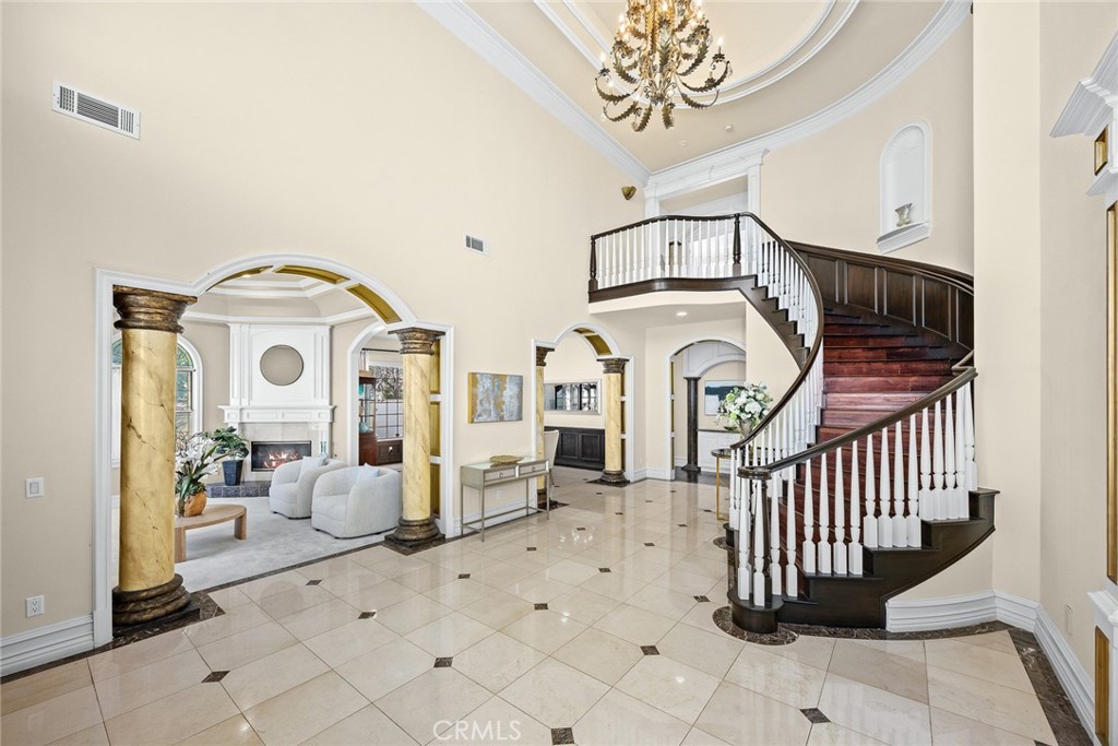 MLS #WS25264028 image #5