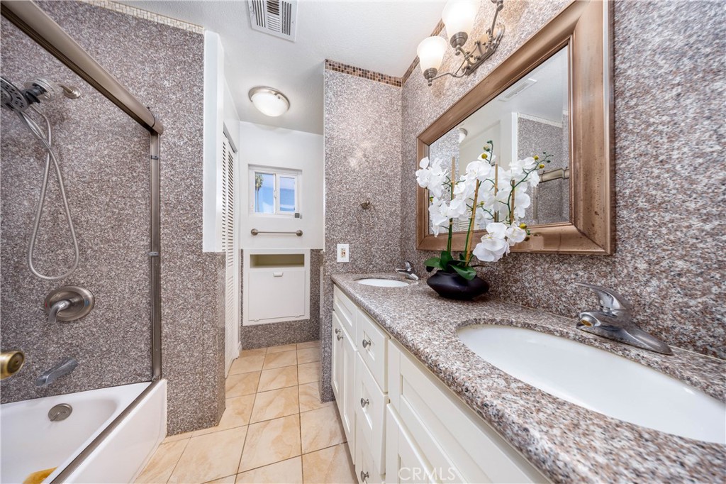 MLS #WS25264294 image #20