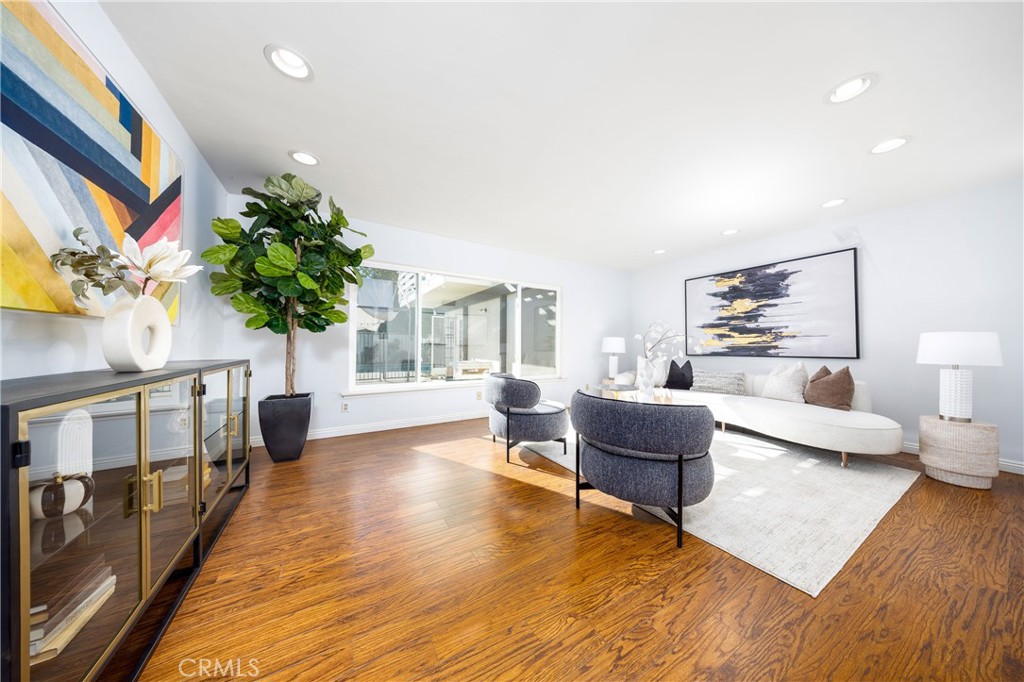 MLS #WS25264294 image #9