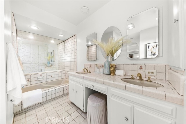 MLS #WS25244100 image #17