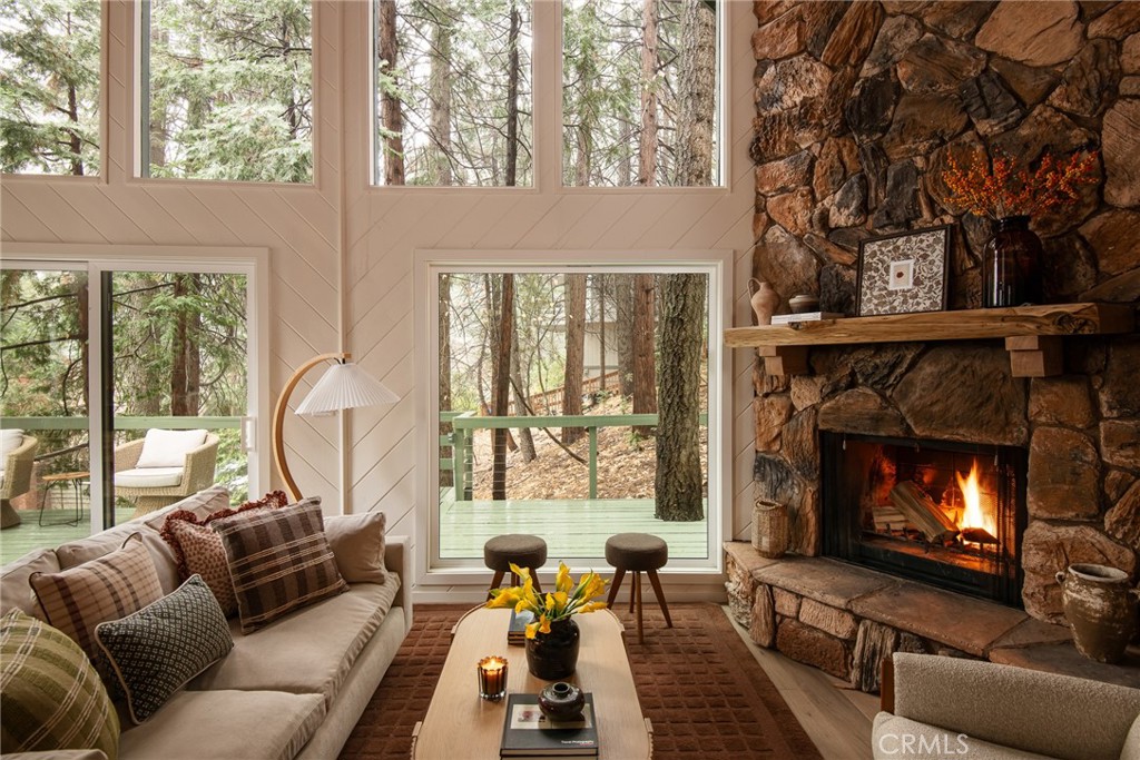 MLS #WS25264396 image #1