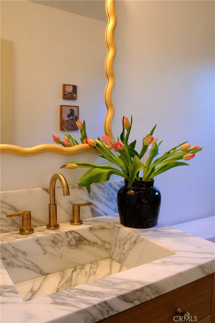 MLS #WS25264396 image #15