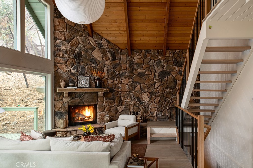 MLS #WS25264396 image #2