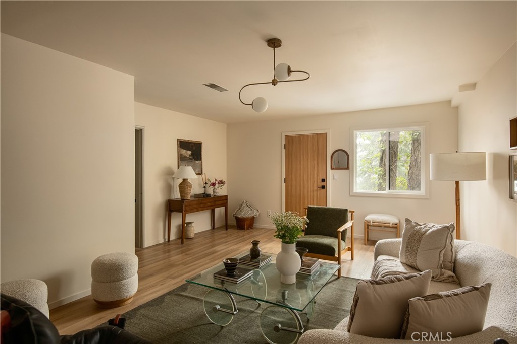 MLS #WS25264396 image #24