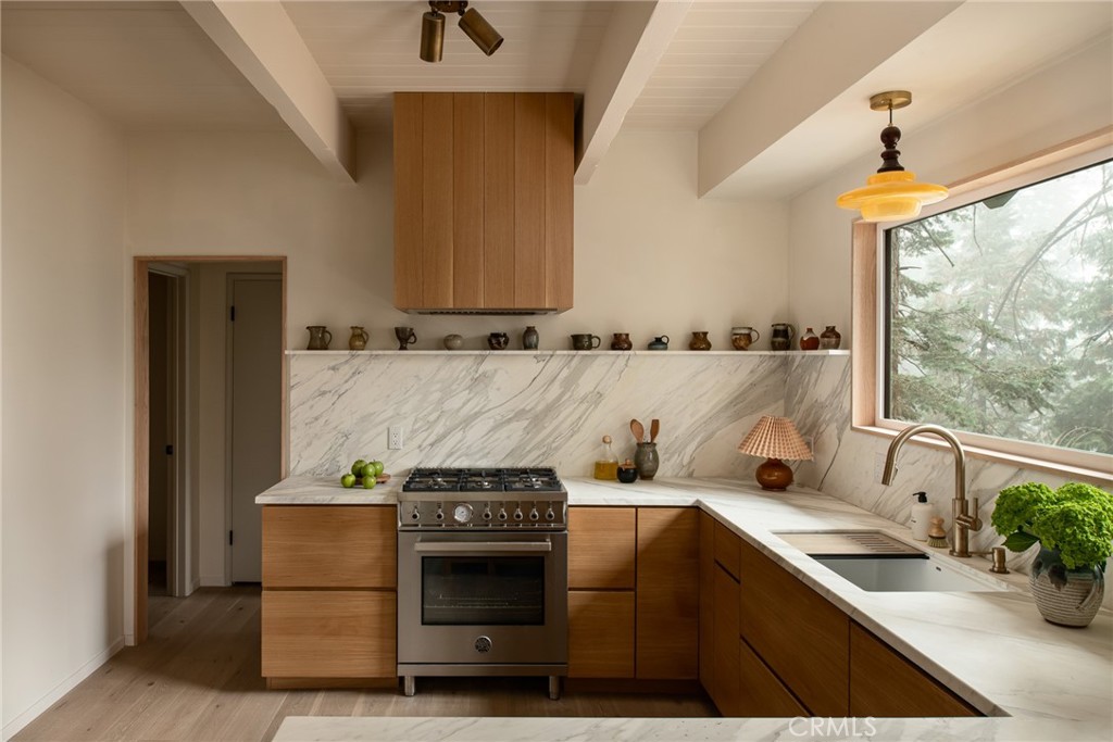 MLS #WS25264396 image #9