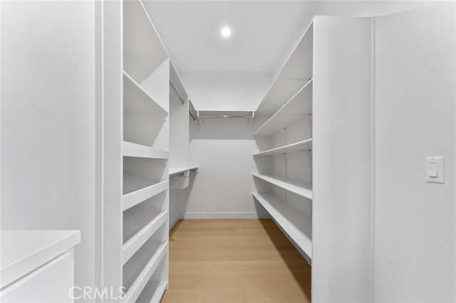 MLS #WS25264856 image #32