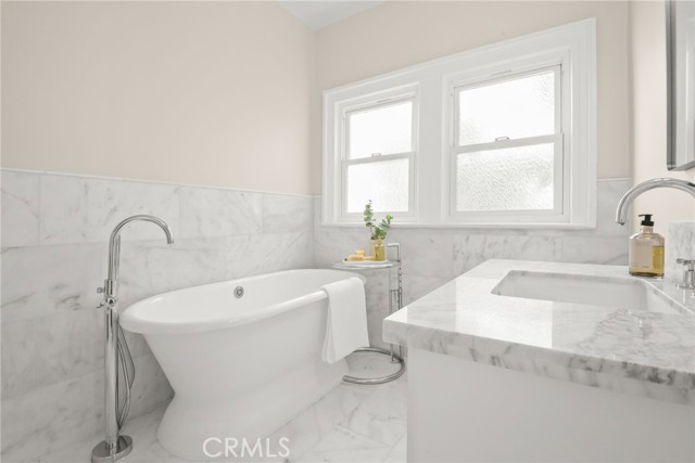 MLS #WS25265117 image #10