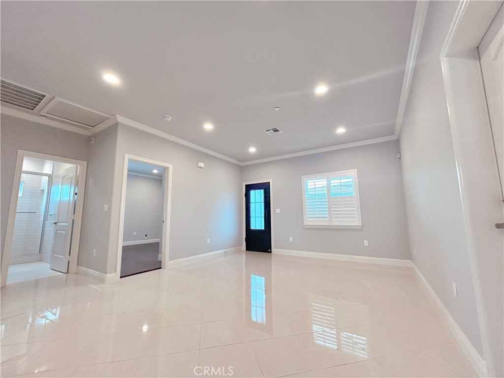 MLS #WS25265321 image #2