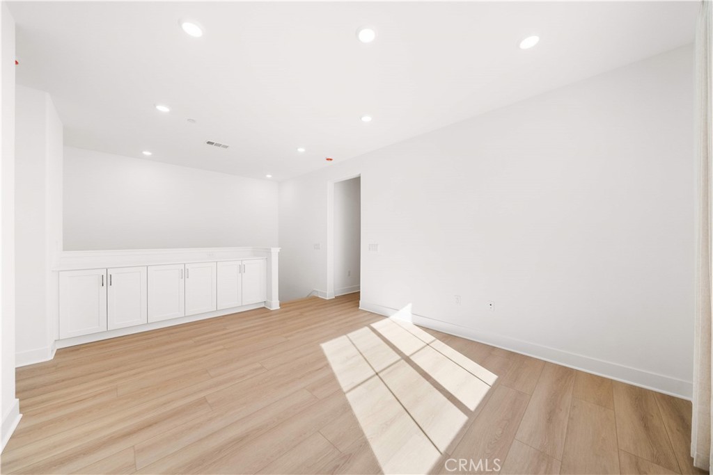 MLS #WS25265353 image #17